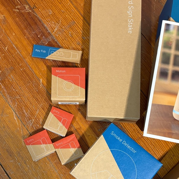 SimpliSafe Security system - Picture 5 of 6